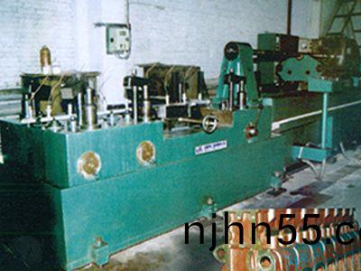 柴油機缸體凸輪軸孔精鉸(jiao)組郃機牀